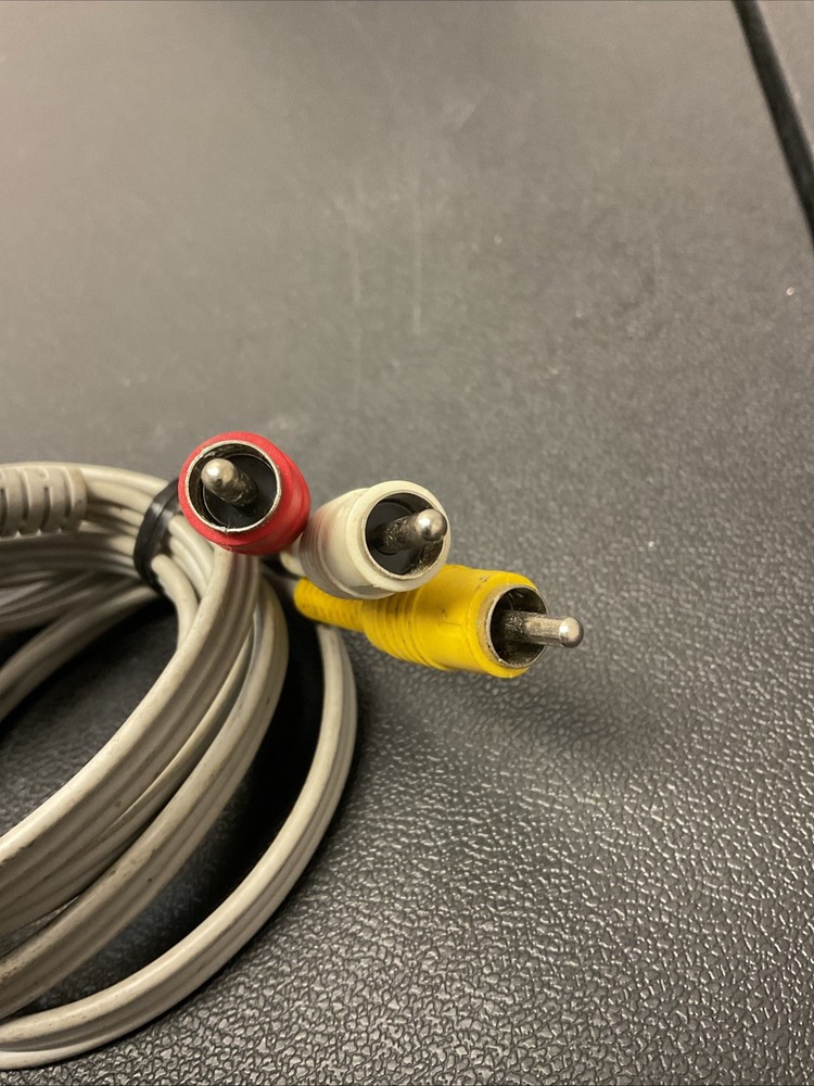 Nintendo RVL009 AV Cable - Gray
