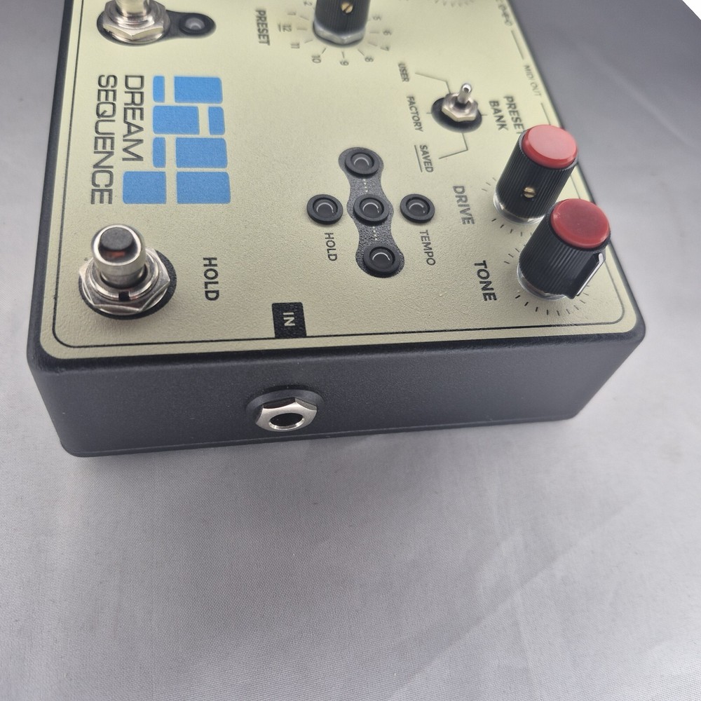 Hologram Dream Sequence Pedal Programmable Rhythm and Octave (no 9volt adapter)