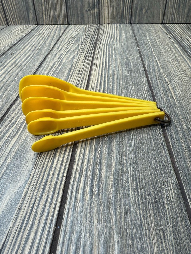 Tupperware Yellow Plastic Measuring Spoon Set With Ring x