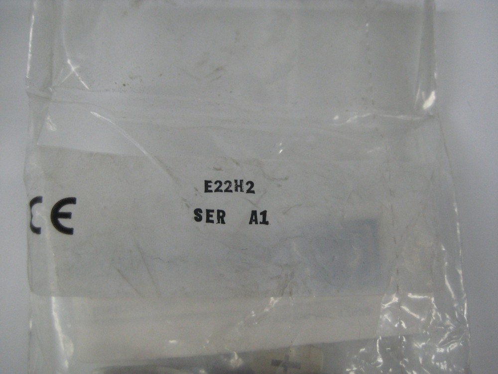 CUTLER HAMMER E22H2 SER.A1 ILLUMINATED INDICATOR LAMP RED NSMP