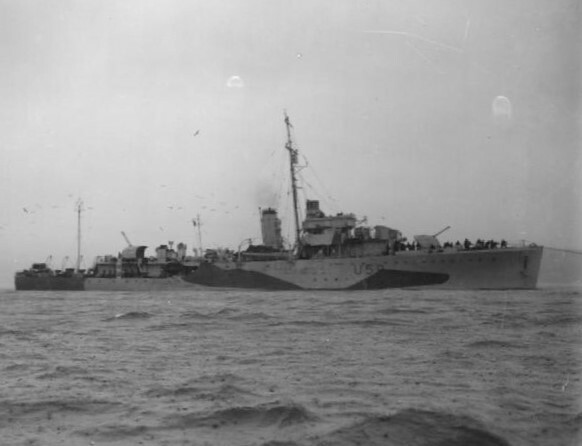 WW2 British Heavy Brass Paperweight for Royal Navy Sloop HMS Lowestoft 1940-1941
