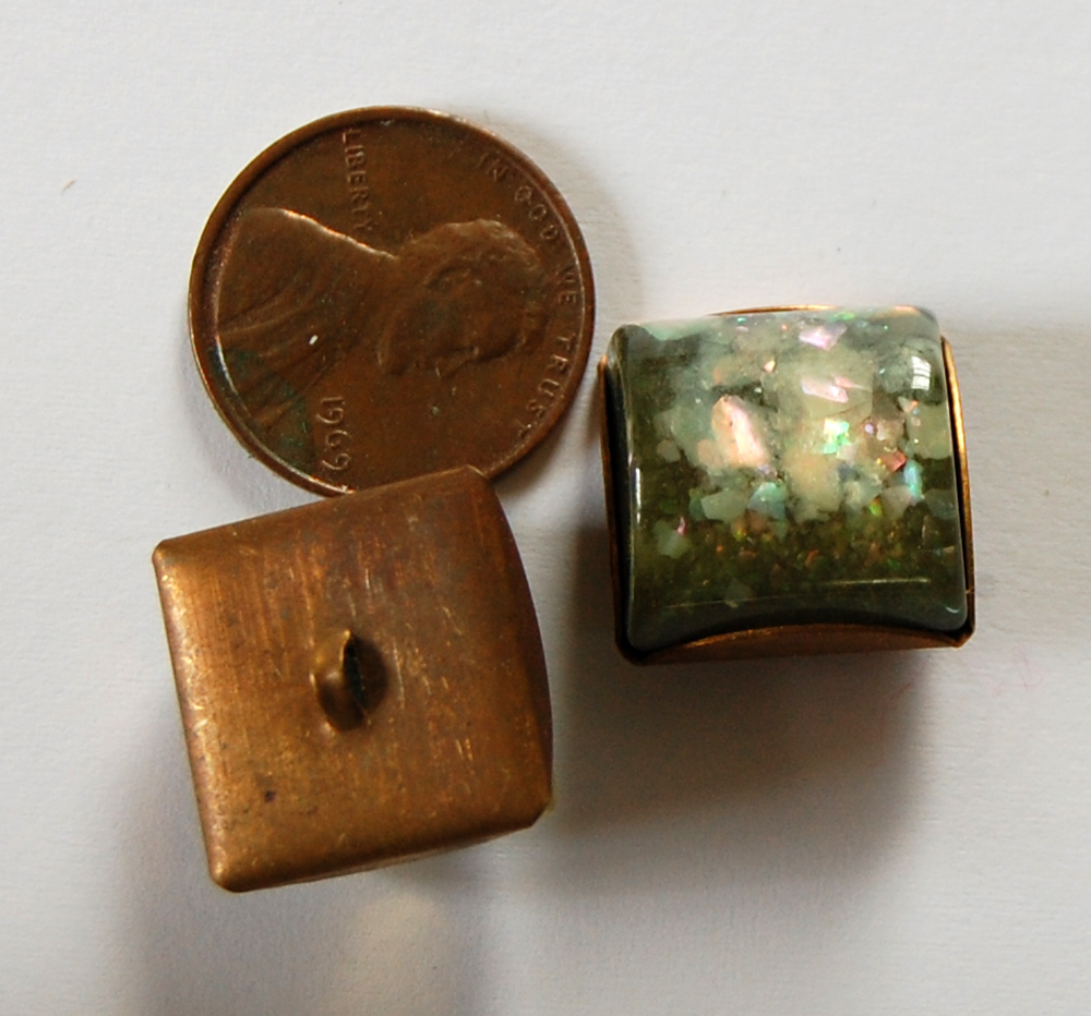 VINTAGE SQUARE DOME BUTTON BUTTONS PLASTIC LUCITE EMBEDDED MOP GLITTER 17mm
