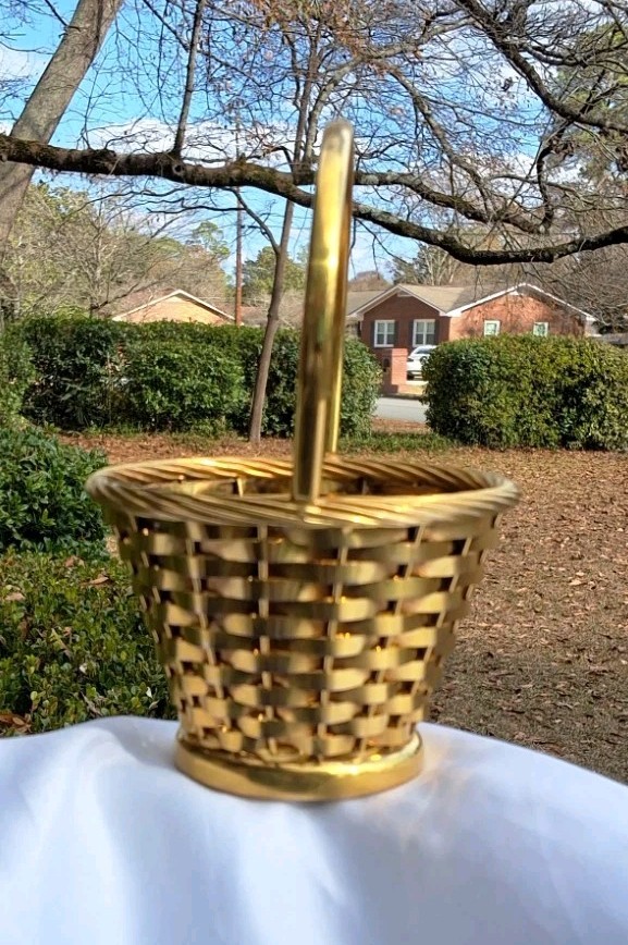 Vintage Newport EP GP-178 Small 5" Woven Gold-Plated Metal Basket w/Handle
