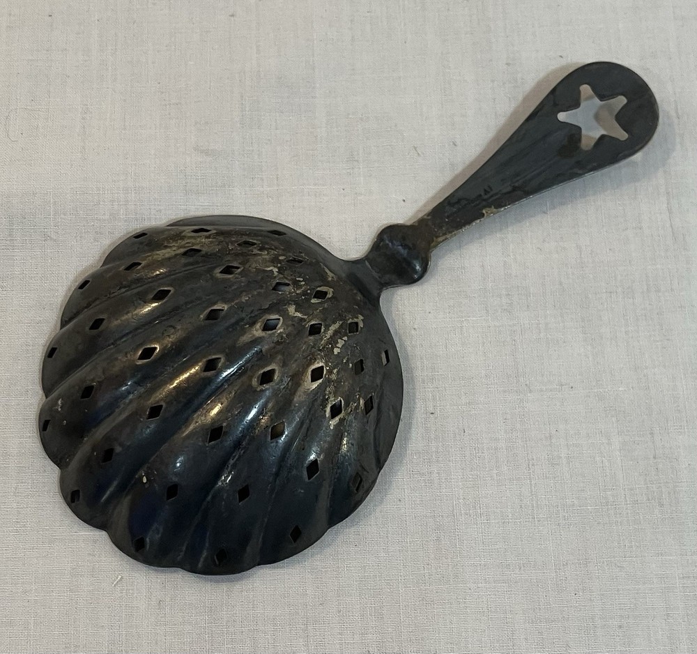Antique Silver Plate Shell Shape Tea Strainer / Sifter