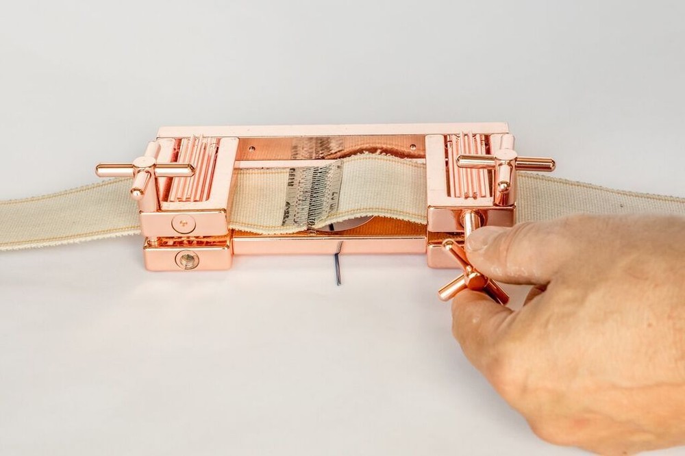 Belt Puller , Stretching tool , Conveyor , Laundry Folder. Limited space access