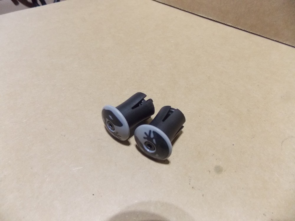 Lizard Skin Locking Bar End Plugs