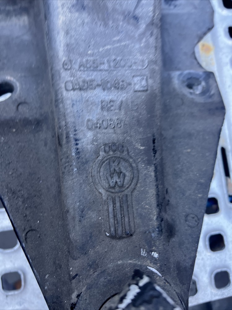 KENWORTH T2000 LEAF SPRING HANGER A85-1200-1