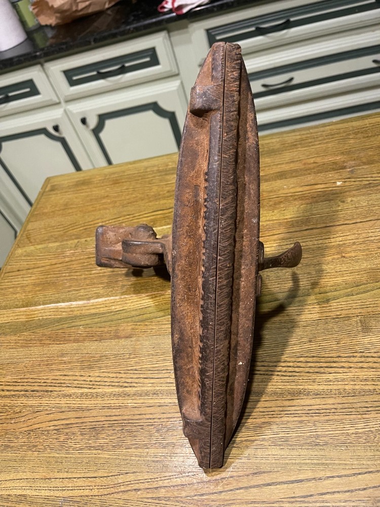 Vintage Disston 3D Saw Vise