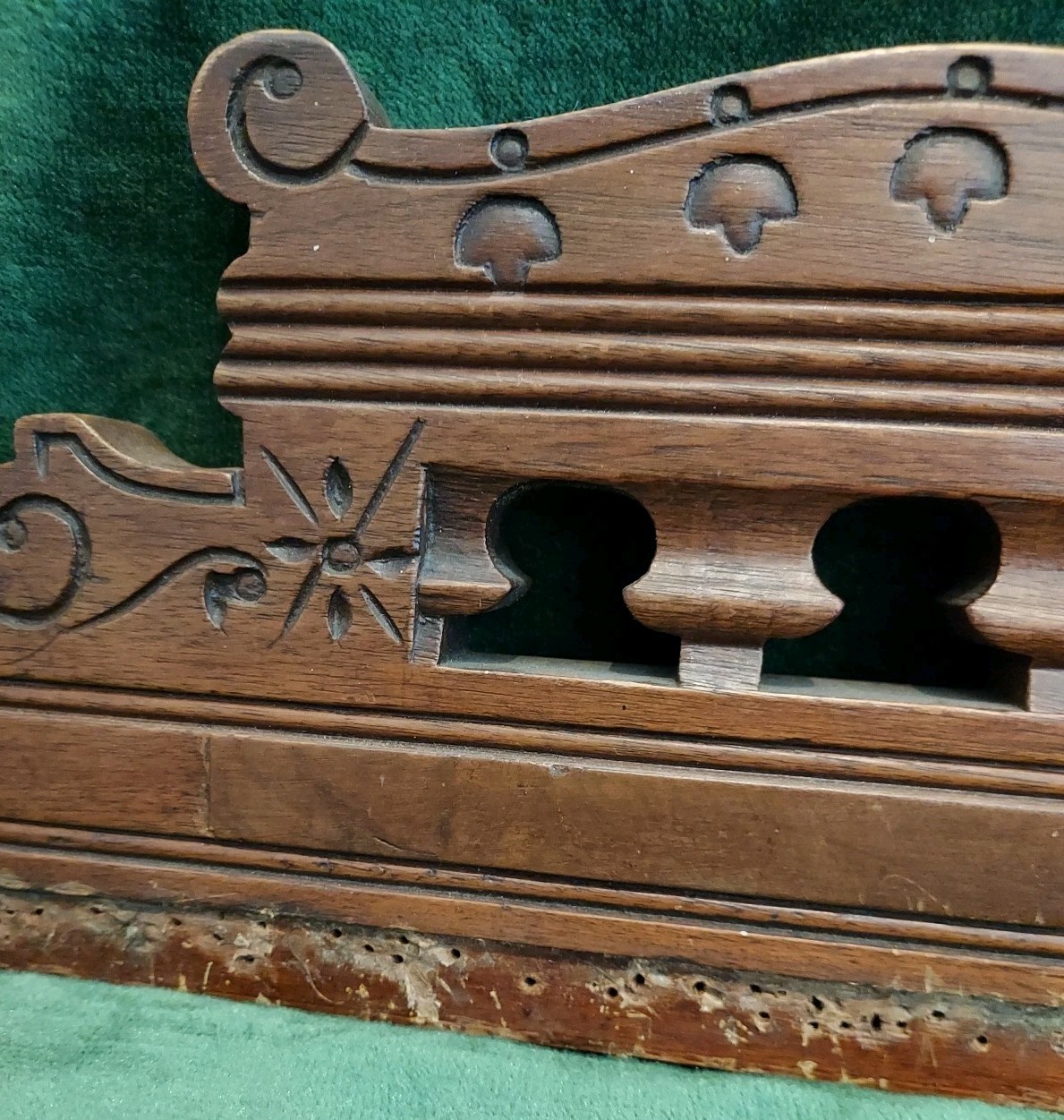 ANTIQUE FURNITURE SALVAGE Carved Wood Solid Walnut Leaves Pediment Crafter 12.5"