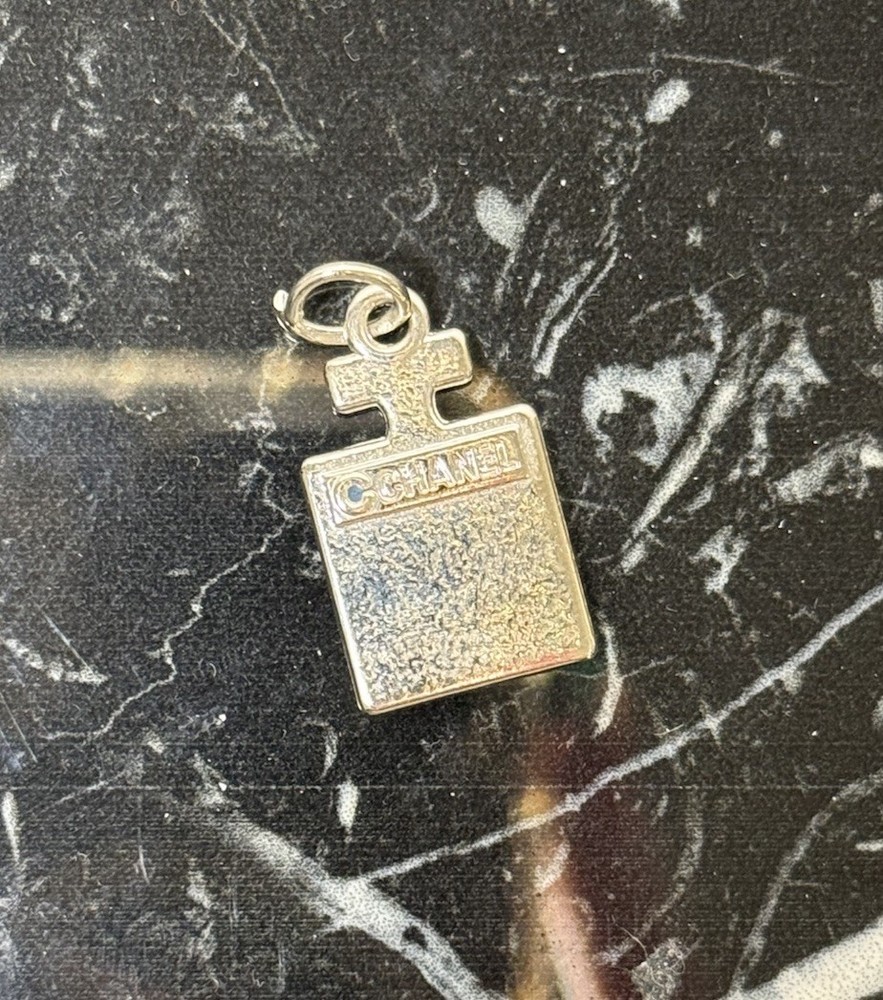 CHANEL White/Silver Metal Zipper Pull Charm