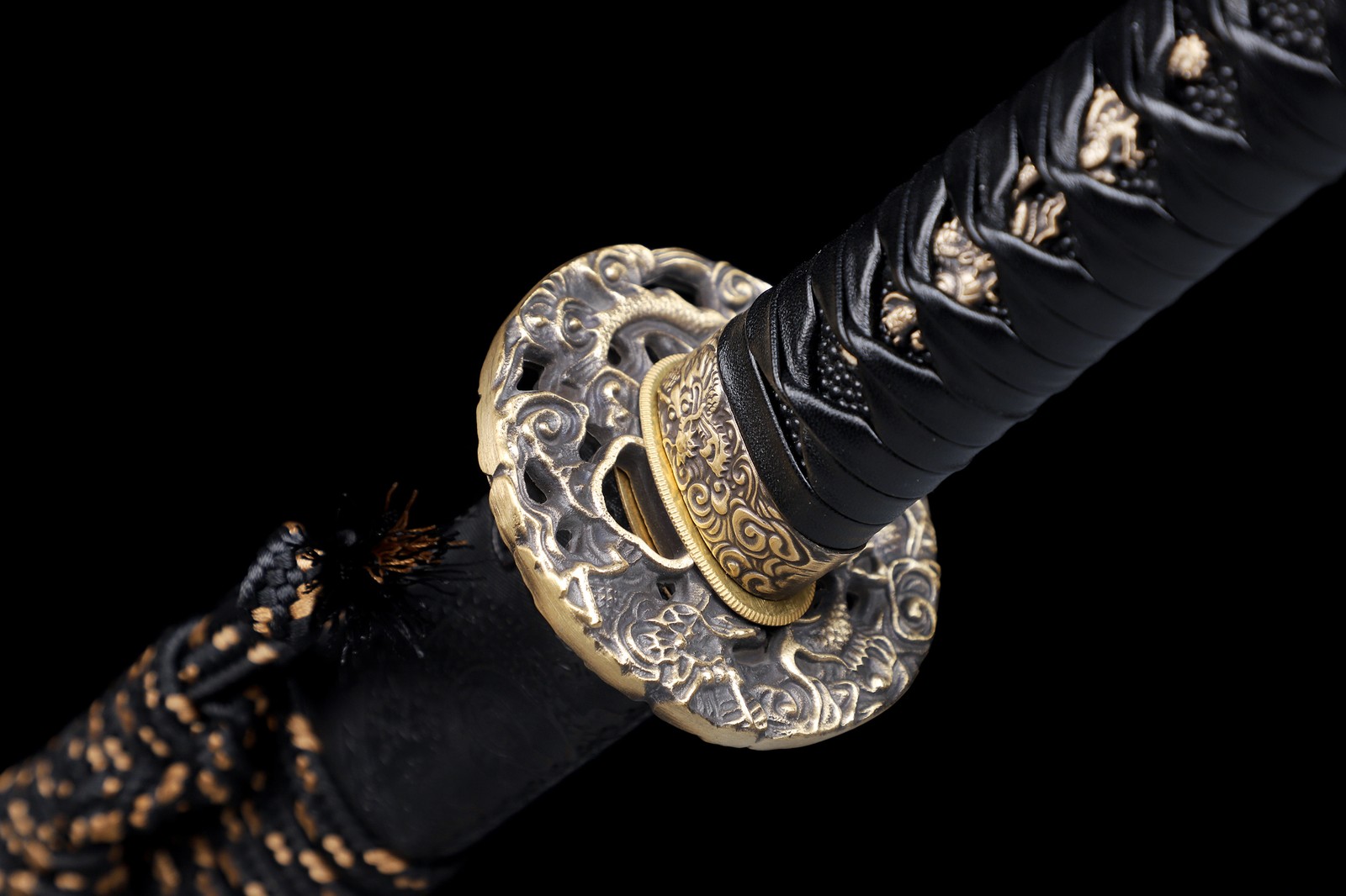 Handmade Full Tang Japanese Samurai Katana Sword Damascus Folded Steel Sharp