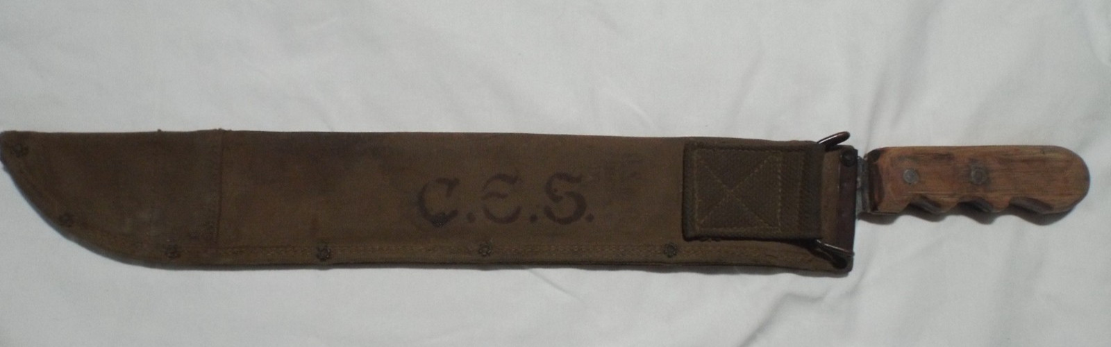 WWII British MARTINDALE ALLIGATOR LOGO 1945 Machete in USMC Canvas Scabbard