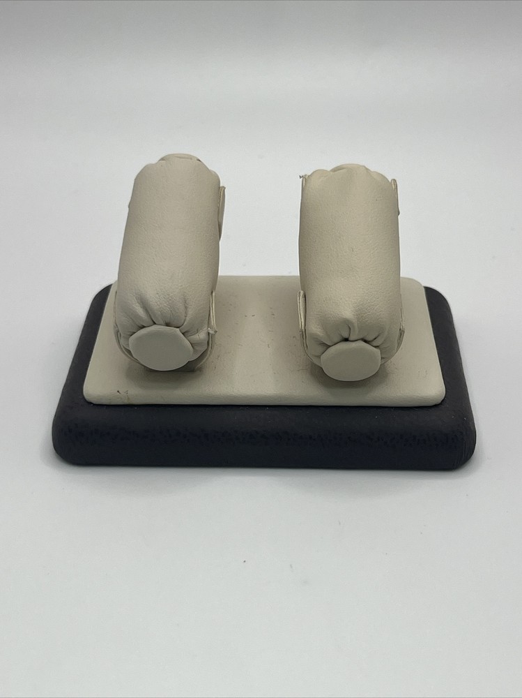 Double Cushion Ring Display Unit