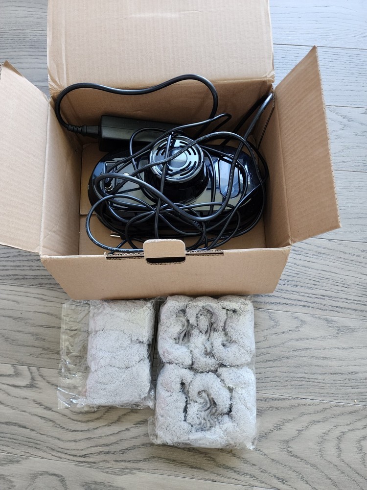 Automatic Window Cleaning Robot With 24 Resuable Microfiber Cleaning Wipes