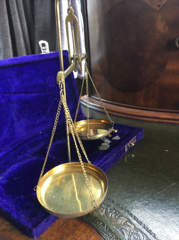 Small Vintage Weight Scales