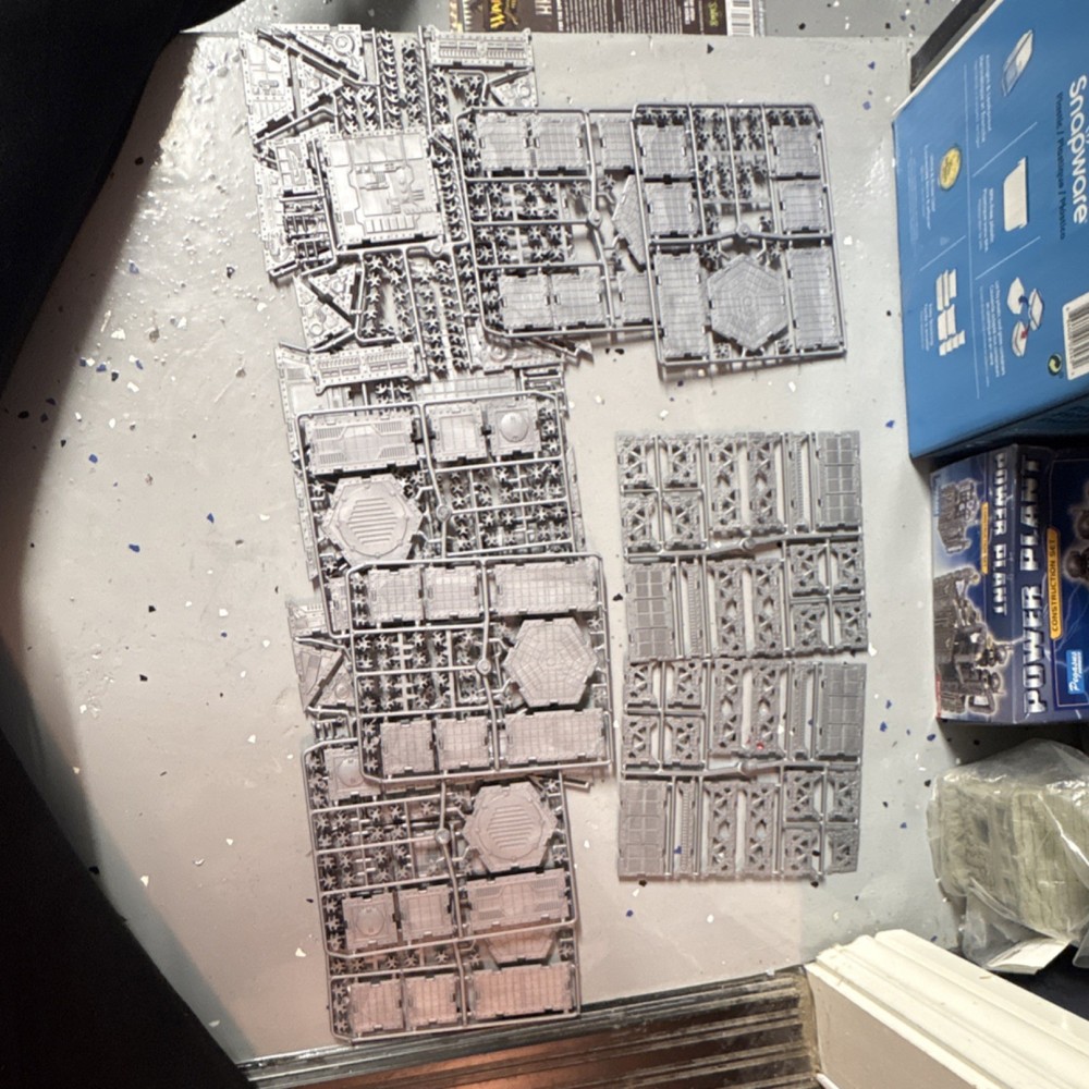 Pegasus Hobbies Hexagon Construction Set Large Box Unpainted 4902