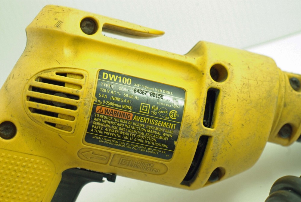 Dewalt DW100 3/8” (10 mm) Corded Drill with Bubble Level