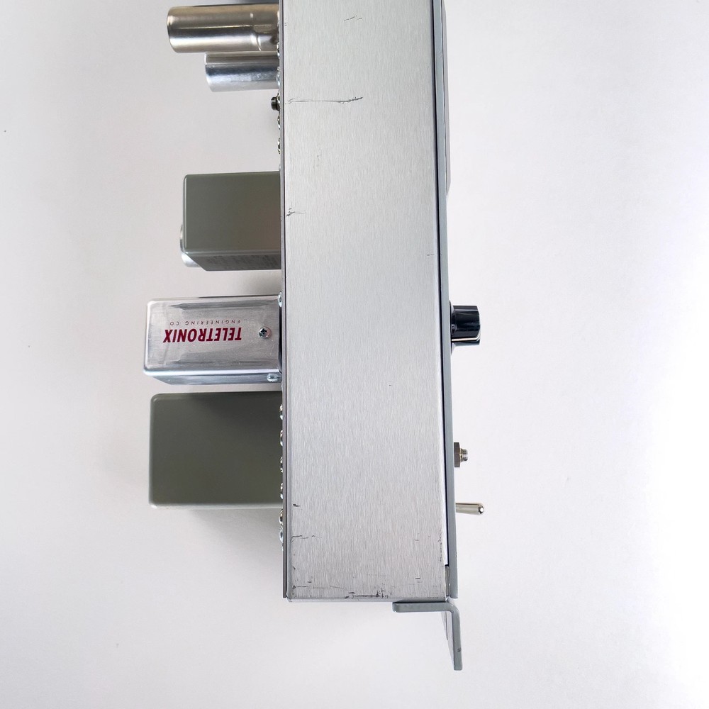 Universal Audio Teletronix LA-2A Classic Leveling Amplifier Compressor