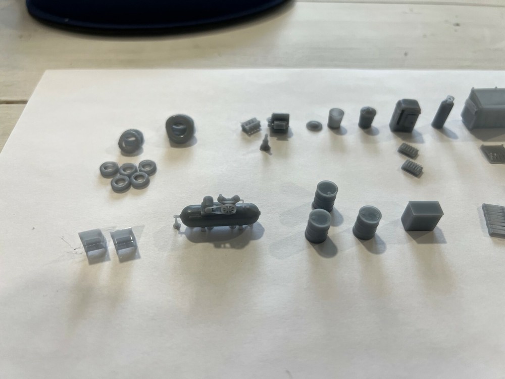 HO Scale Gas Station Accessories