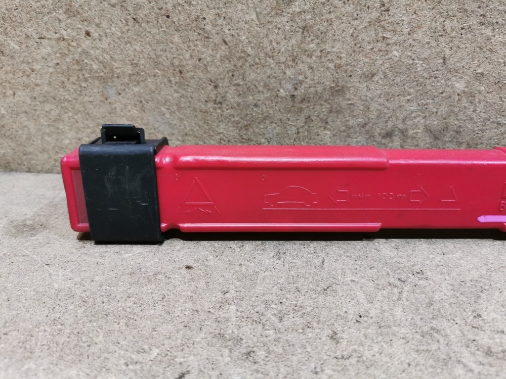 BMW EMERGENCY SAFETY HAZARD WARNING TRIANGLE 6770487