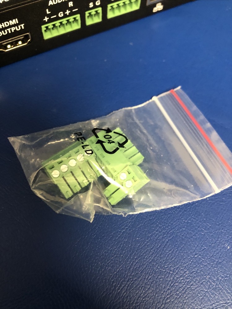 NEW Crestron HD-MD-400-C-ECrestron Multiformat Switch Kit