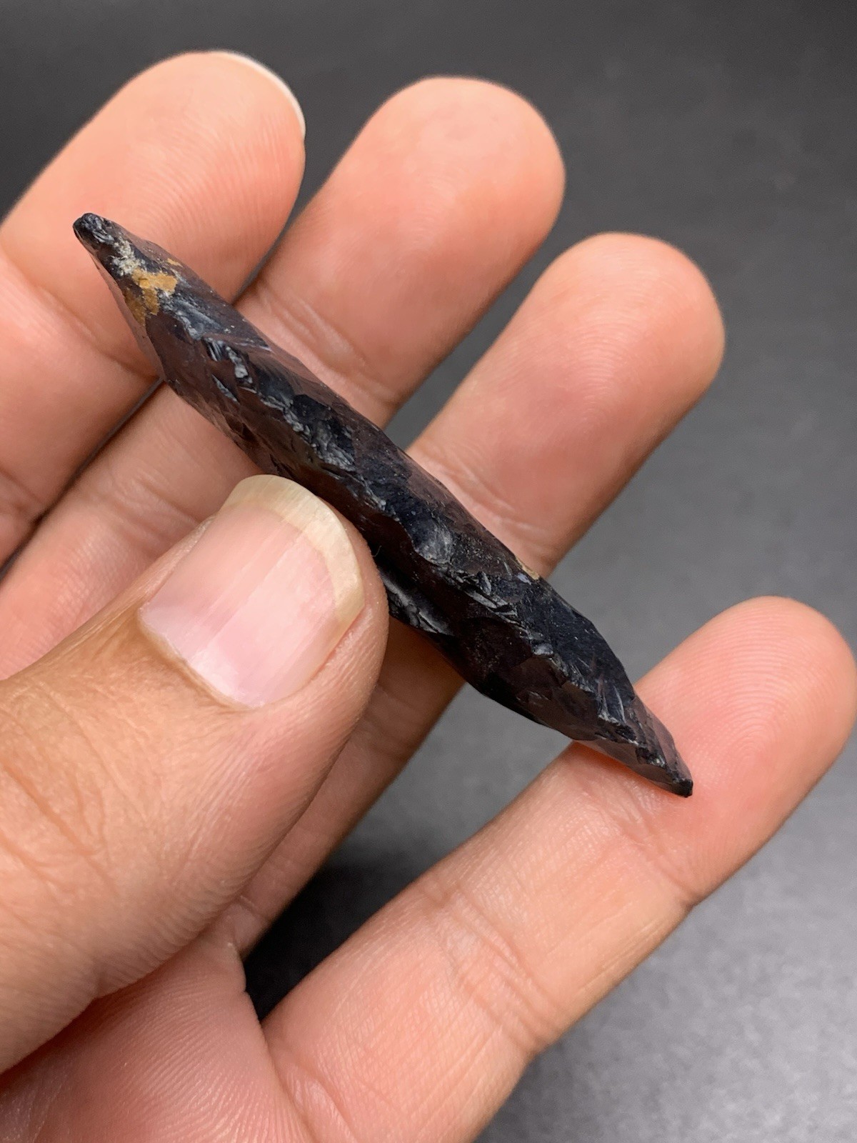 Authentic Heavy Duty Arrowhead From Ohio 2 3/8 Inch Glossy Coshocton Well Flaked