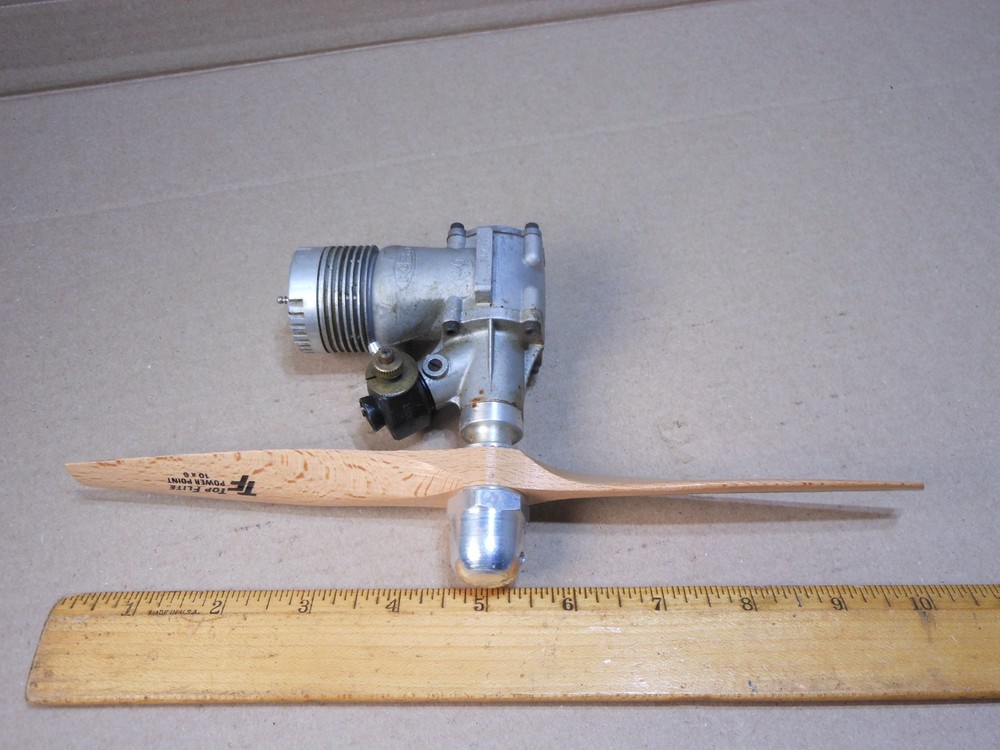 K & B 40 RC Airplane Engine Perry Carb Top Flite Prop - Untested