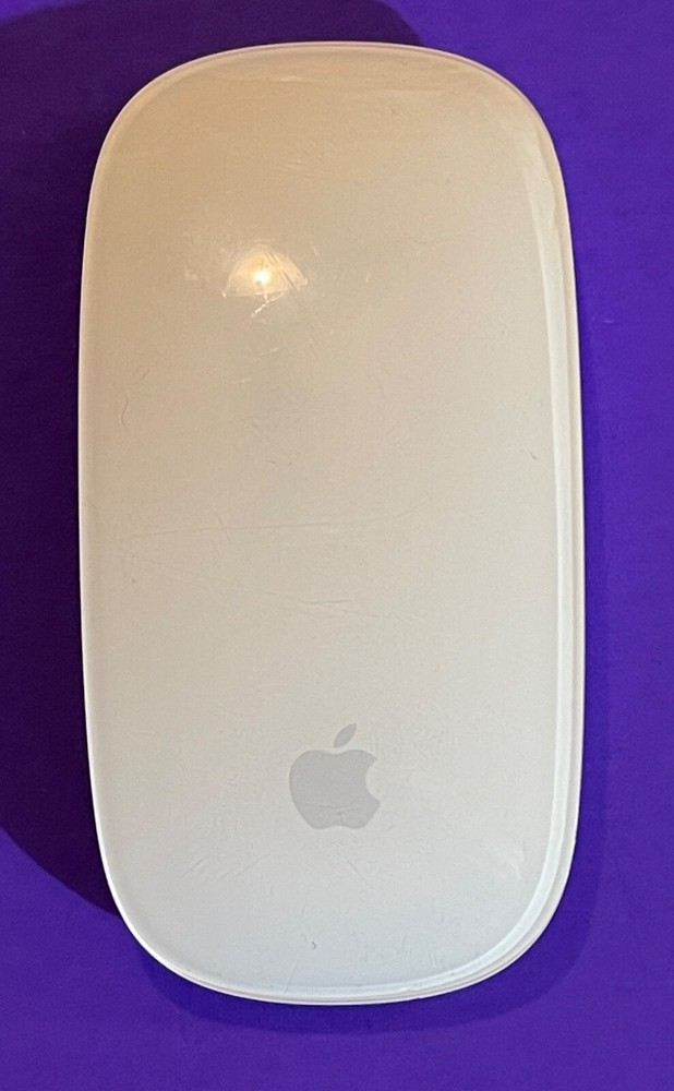 Apple A1657 Magic Mouse 2 Wireless Mouse - Silver (MLA02LL/A) Works Perfect!