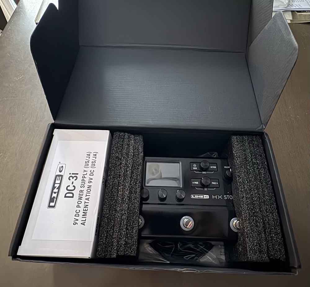 Line 6 HX Stomp Guitar Multieffects Floor Processor- Pristine In Box