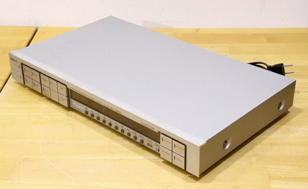 AKAI DT-320 PROGRAMMABLE AUDIO TIMER Quartz 8 Programs per Week AC100V 50/60Hz