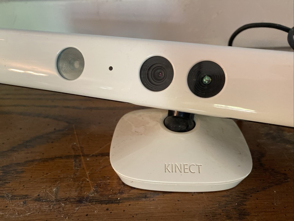 Microsoft XBox 360 Kinect Sensor 1414 White - BC123