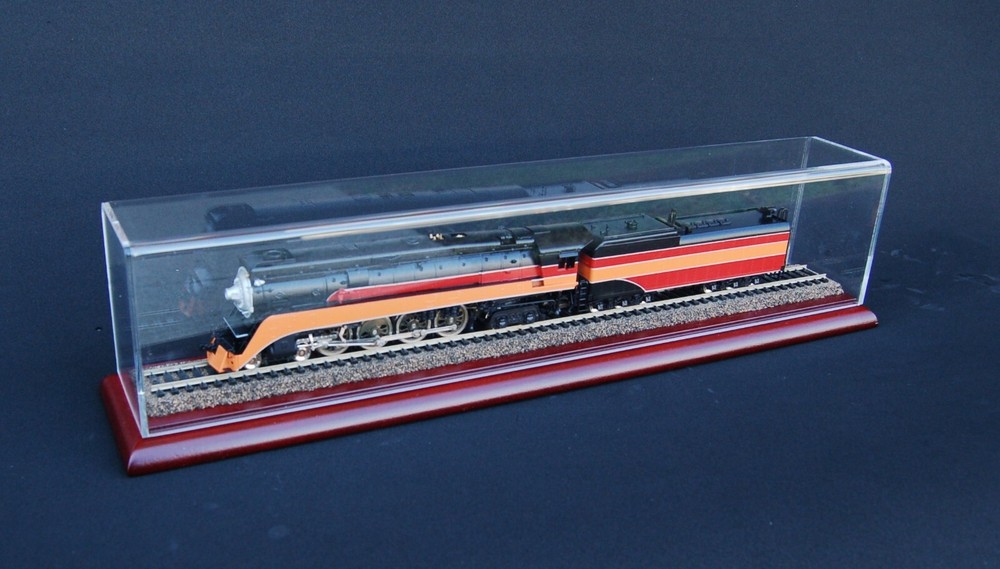 HO 18" Train Display Case with Wood Base