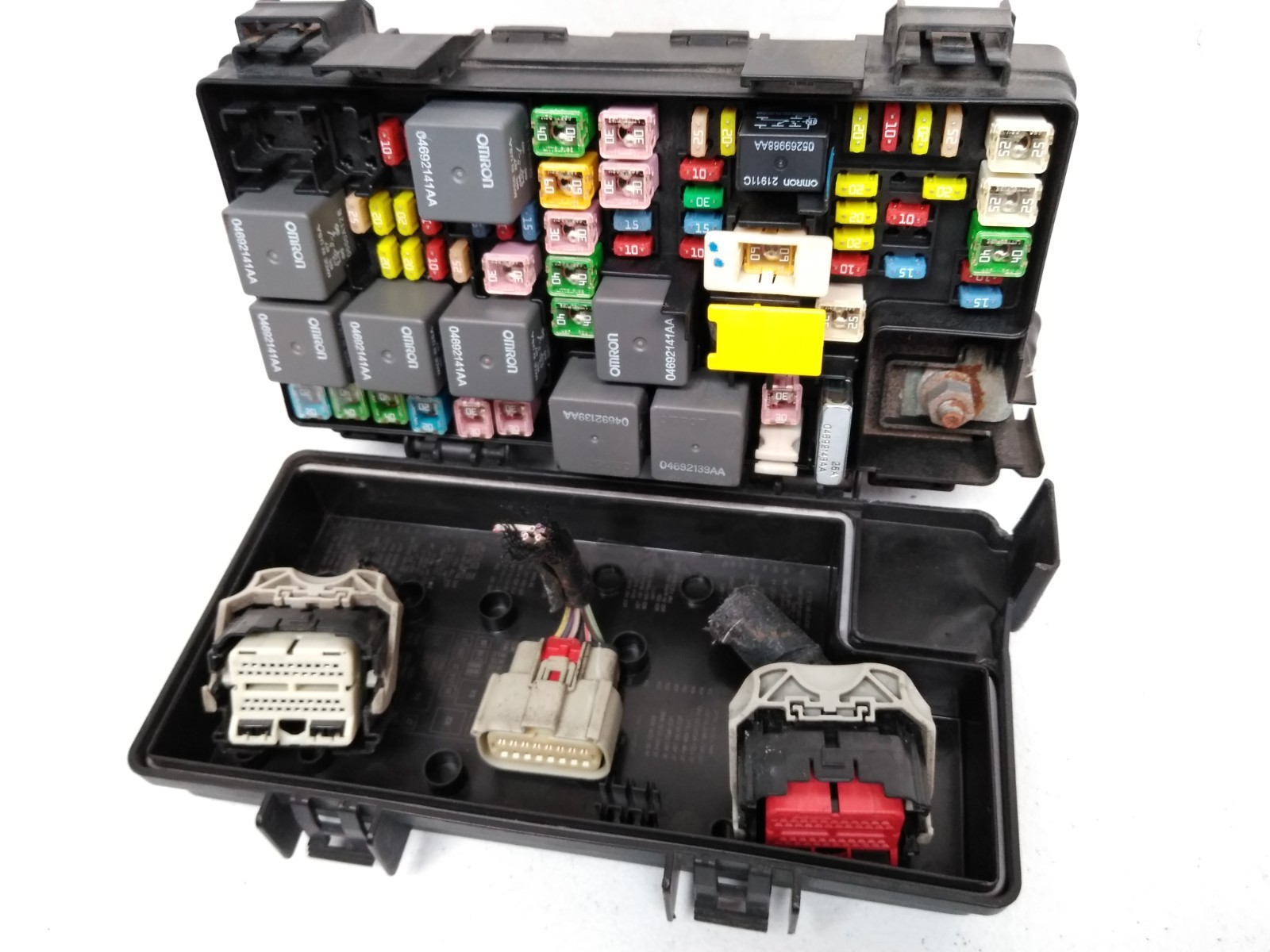 04692305AG Dodge 2010 Grand Caravan Fuse Box Journey T&C Routan TIPM Engine A57