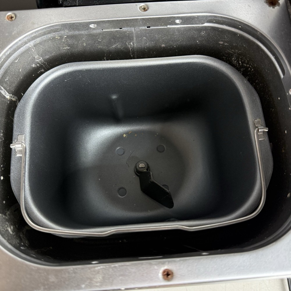 Cuisinart Stainless Steel 2 LB Automatic Programmable Bread Maker CBK-100