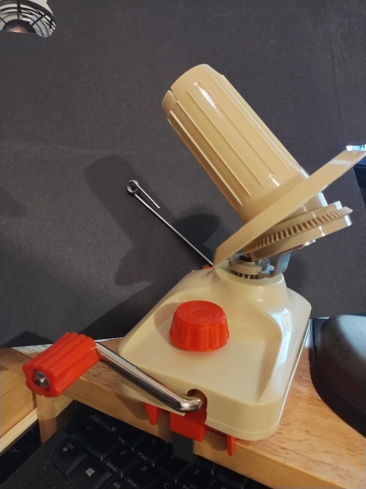 Yarn Ball Winder Hand Operated