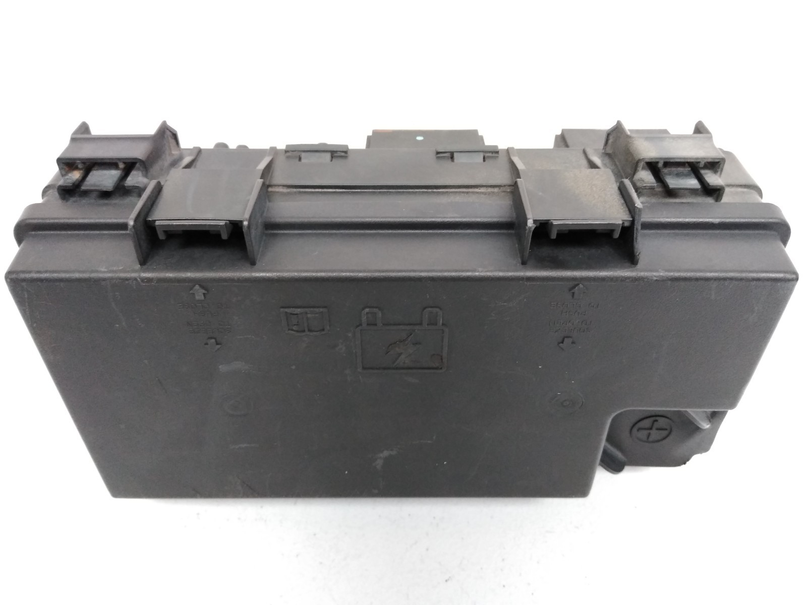 04692305AG Dodge 2010 Grand Caravan Fuse Box Journey T&C Routan TIPM Engine A57