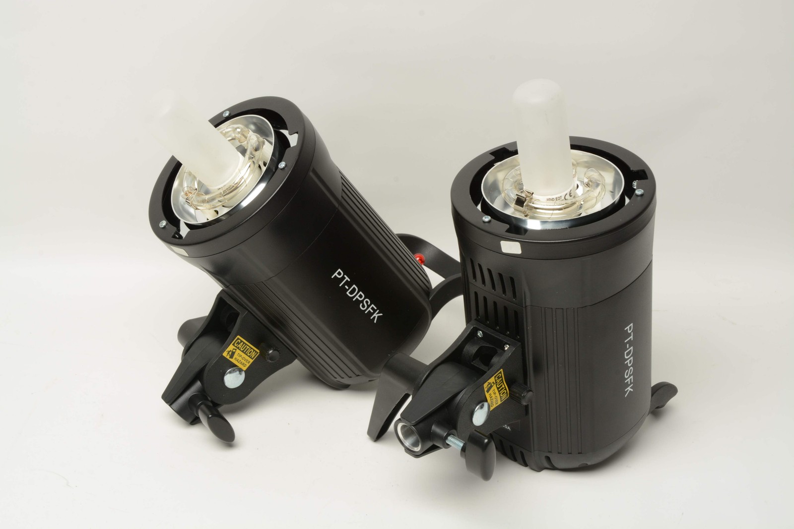 Platinum Pro Studio flash kit PT-DPSFK w/2X stands, softbox, reflector+