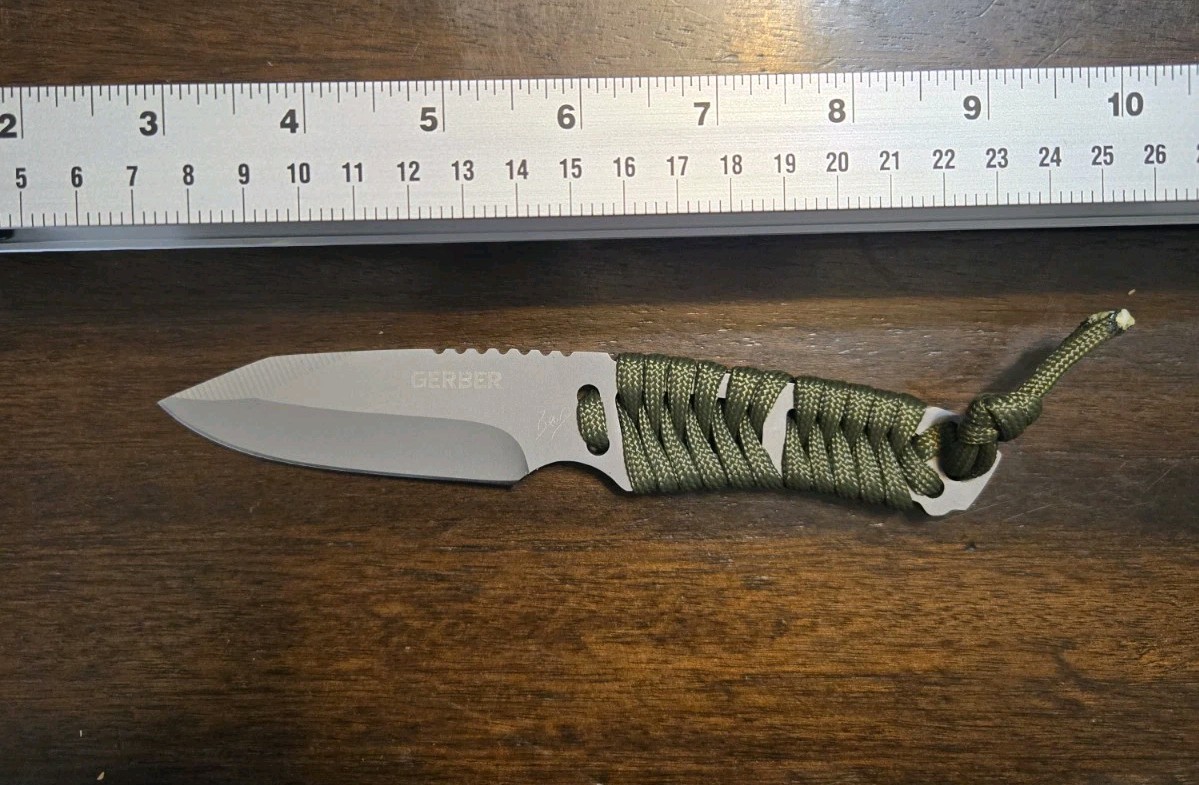 Gerber Bear Grylls Green Paracord Knife & Desert Sheath Full Tang Fixed Blade