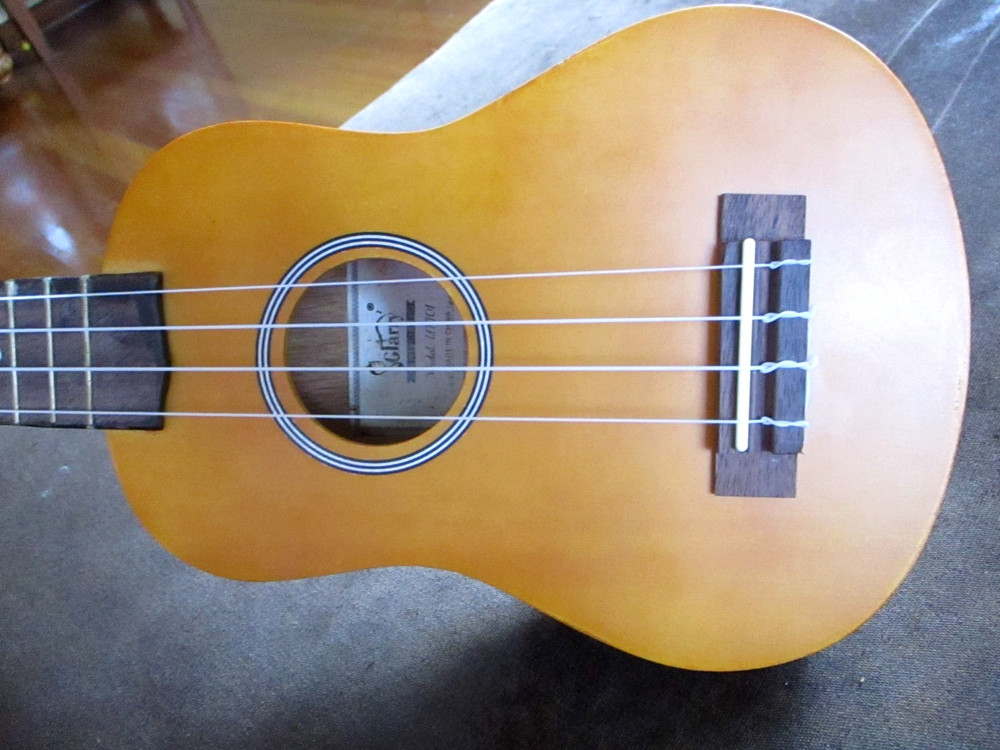 SOPRANO UKELELE, GLARRY UK101, 4 STRING, WITH FABRIC COVER CASE, NICE CONDITION
