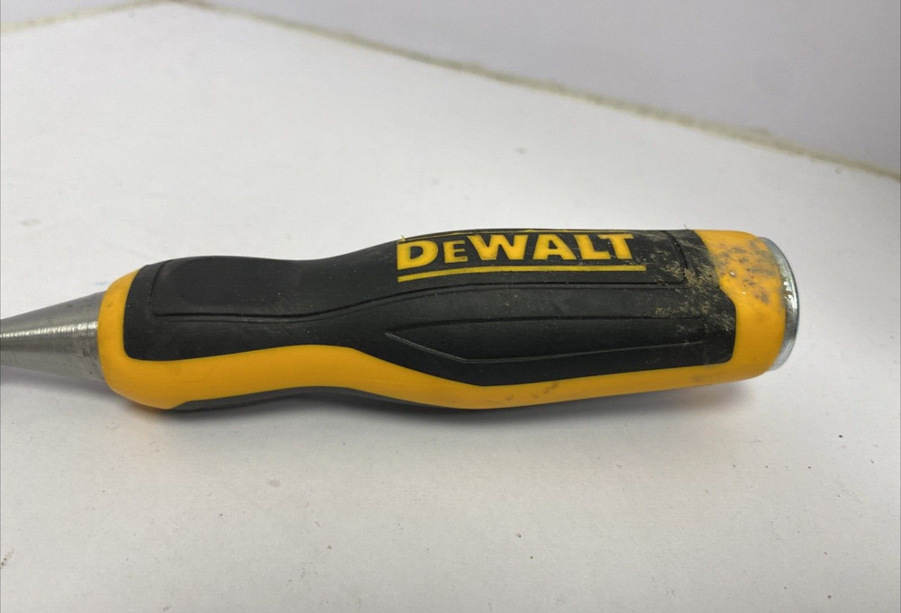 DEWALT 1" 25mm Side-Strike Chisel