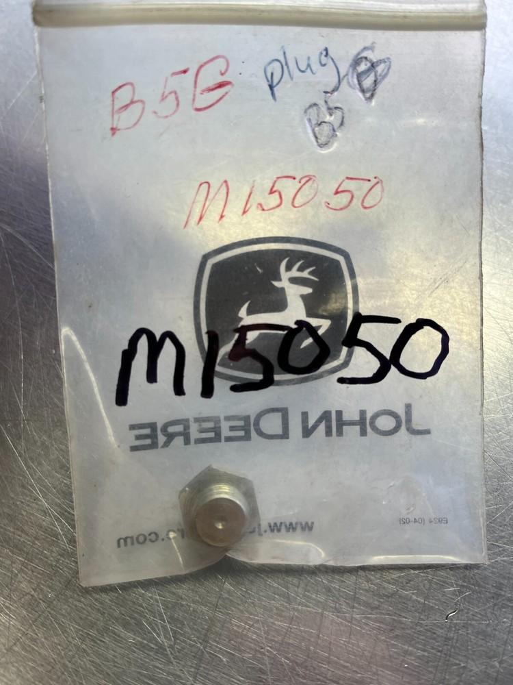 M15050   GENUINE  OEM  John Deere   PLUG