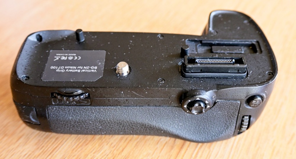 Multi Battery Power Pack BG-2N Vertical Battery Grip For Nikon D7100