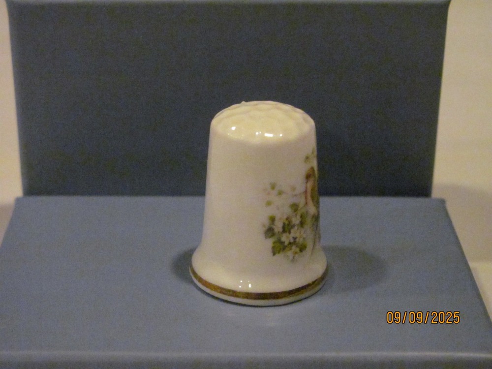 Vintage Bone China England Bird Thimble
