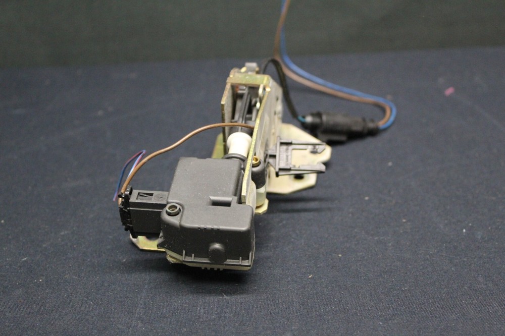 2003 - 2010 PORSCHE CAYENNE REAR HATCH LOCK LATCH OEM