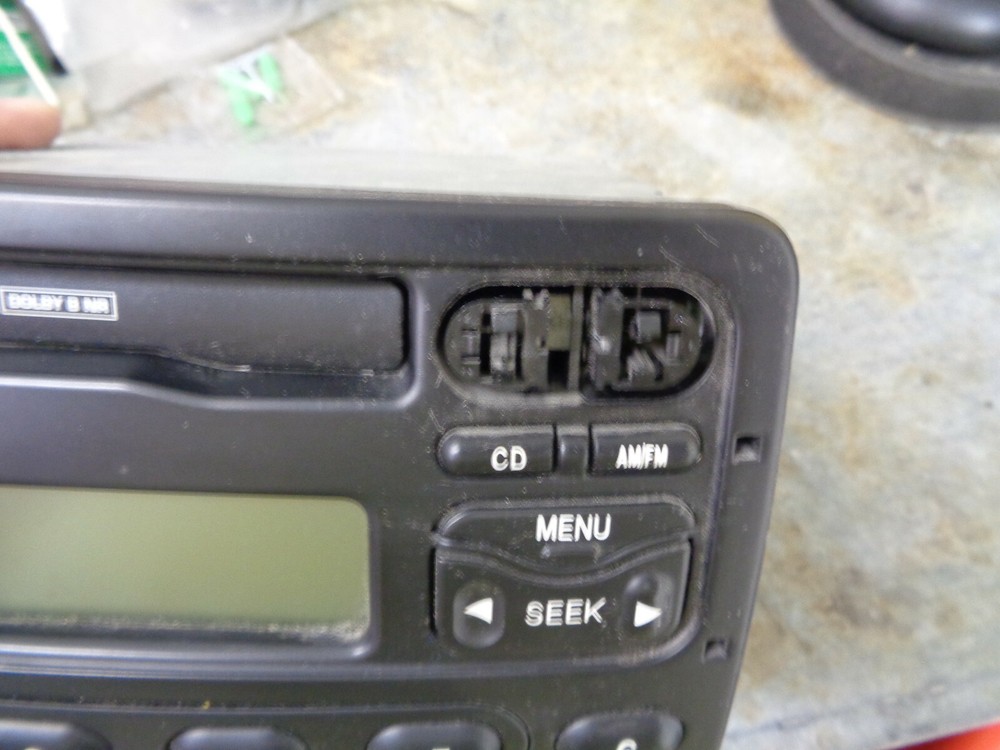 Saturn ? Stereo Tuner w Cassette