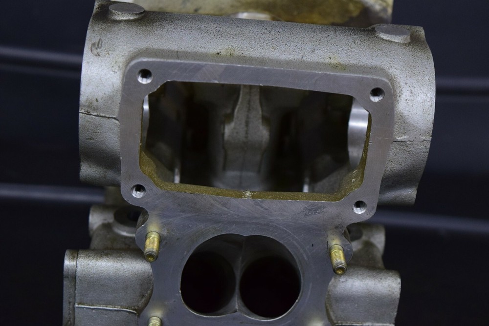 DUCATI 2001 748 ENGINE MOTOR EMPTY CYLINDER HEAD BORE