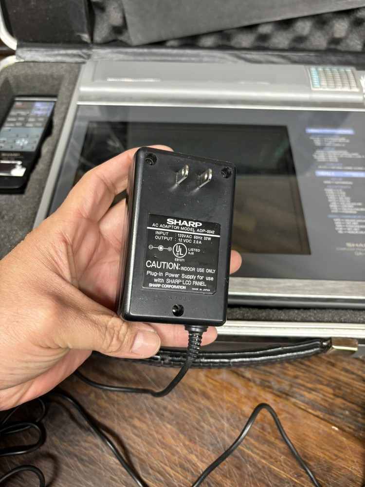 Sharp Computer Projection Panel QA-75 w Remote hard case, cables, manual & power