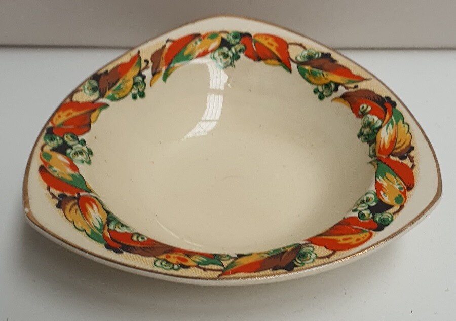 Vintage Wilkinson Honeyglaze Triangular Rustle Pattern Bowl c1940 14.5cm England