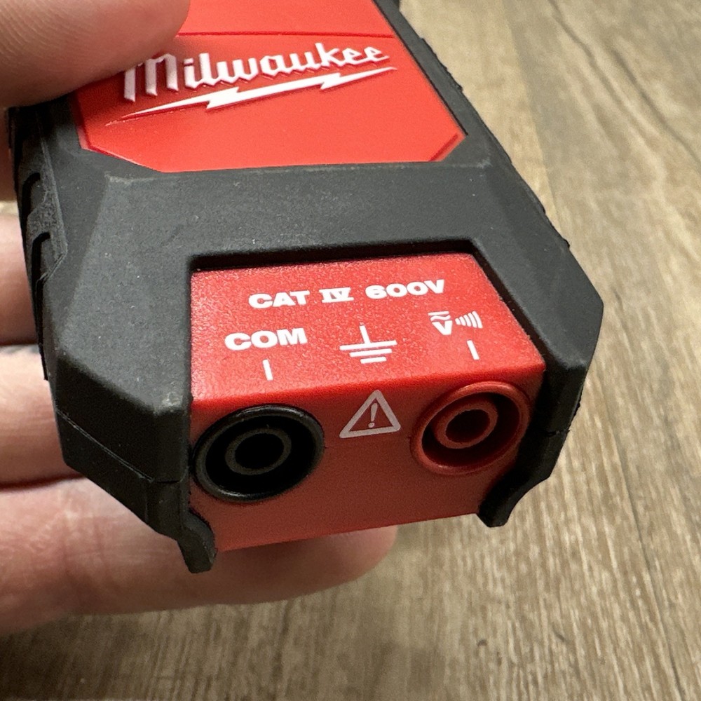 Milwaukee 2212-20 600V Auto Function Voltage/Continuity Digital Meter