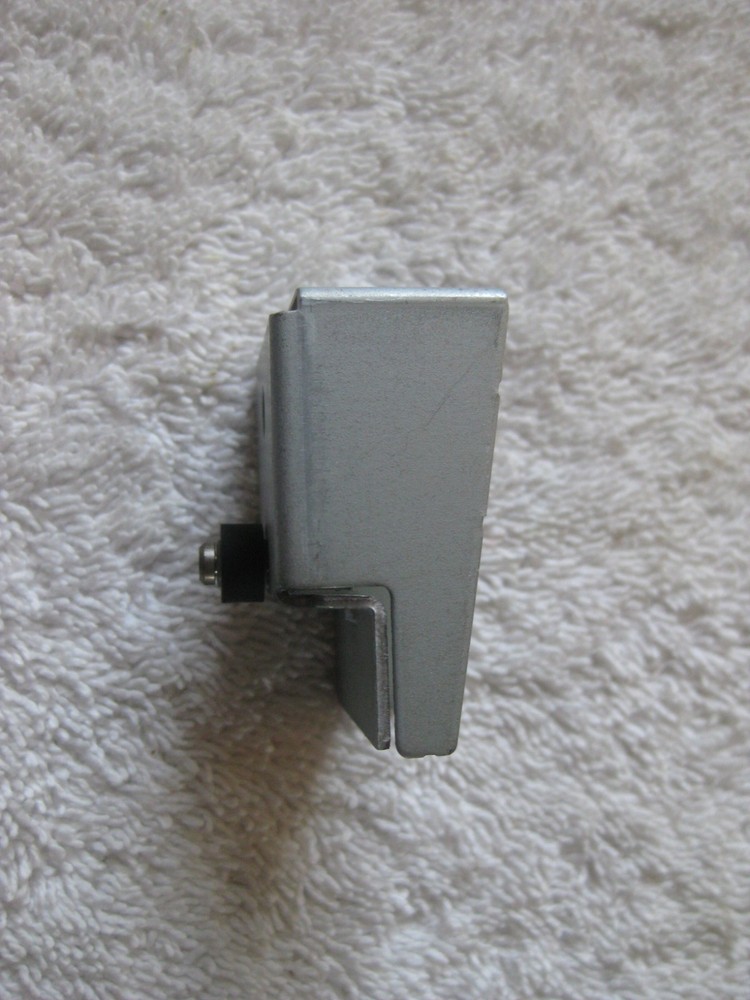 CAROUSEL TABLE SUPPORT BRACKET FOR A SONY CDP-CX270 CD CHANGER OEM PART